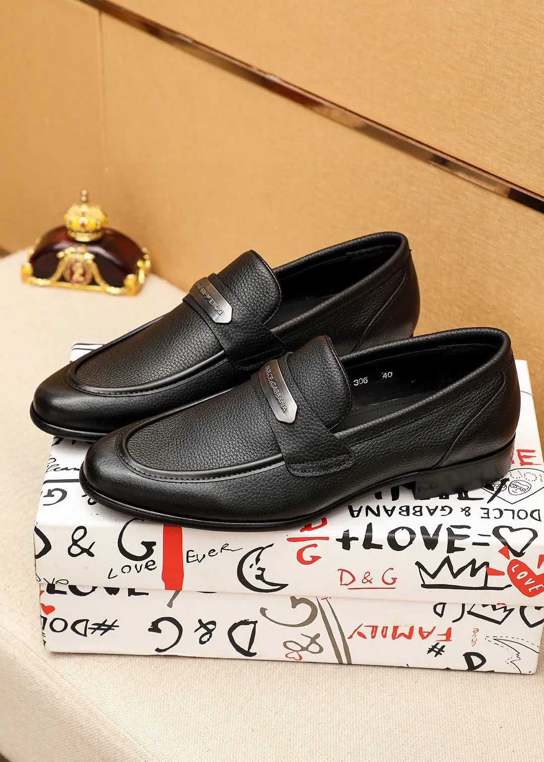 Men's clothing and shoes 💰460 💐DG top quality🔍🔍Men's new leather shoes🚹Sold simultaneously at counters⚠The uppers are imported open-edge beaded cowhide leather uppers from Italy, fully imported cowhide leather lining + classic hardware buckles, completely 1⃣️to 1⃣️reproduction🇮🇹💪💪, ⚠ Sole: The original sole is specially provided by the original factory. The exclusive movable molded sole is super comfortable. ⚠The original factory follows the order, 🔍🔍high quality, you can enter and exit the counter at will, welcome to compare⚠Size: 38-44 (45.46🉑️Customized)